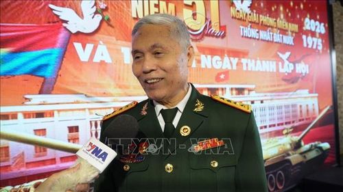 Chủ tịch Hội Cựu chiến binh Việt Nam tại LB Nga Lưu Công Niệm trả lời phỏng vấn TTXVN.