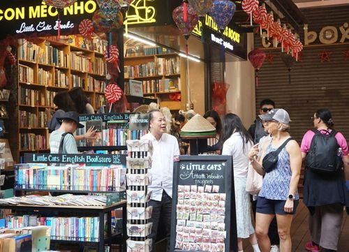 Đường sách TP Hồ Chí Minh là điểm đến thu hút nhiều du khách trong nước.