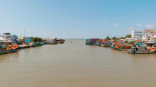 Cảng Đại An nằm ngay cửa sông Hậu. Ảnh: Trí Trần