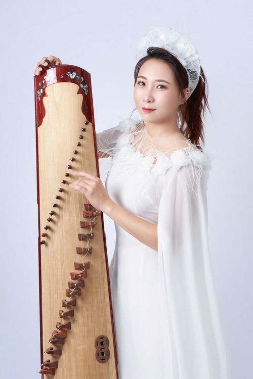 Nghệ sĩ Phương Nhung