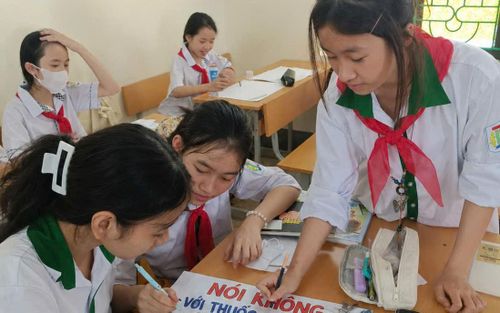 Tiết học ngoại khóa về phòng chống tác hại thuốc lá