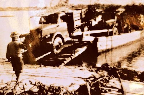 Trong những năm từ 1965 đến 1972, bến phà Ghép là một trong những tâm điểm của bom đạn giặc Mỹ.