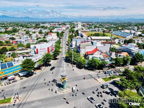 Ngã năm Phan Rang - nơi những chuyến đi lên Đà Lạt ngày trước luôn bắt đầu bằng một lần chuyển xe.