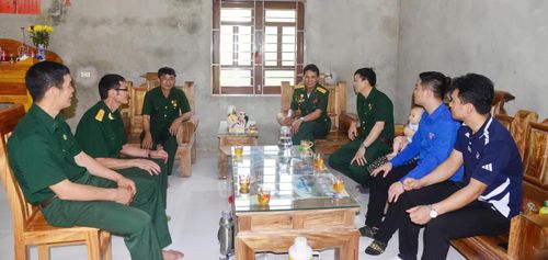 Các cựu chiến binh xã Lực Hành tuyên truyền, vận động người dân thực hiện tốt các chủ trương, đường lối của Đảng, chính sách, pháp luật của Nhà nước.