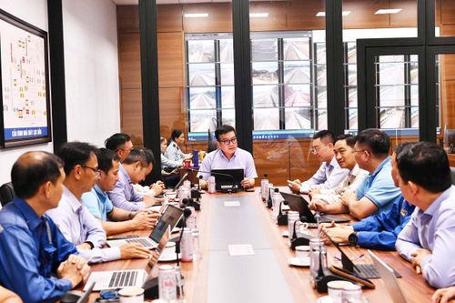 Tổng Giám đốc BSR Nguyễn Việt Thắng chủ trì buổi làm việc