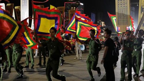Cán bộ, chiến sĩ Công an TP Đà Nẵng cùng đoàn viên thanh niên, nghệ sĩ, học sinh khẩn trương hợp luyện các tiết mục phục vụ Gala “Tổ quốc bình yên”.
