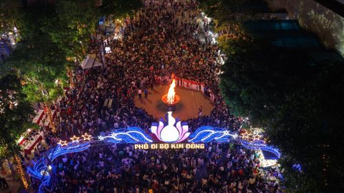 Cuối cùng là hoạt động đốt lửa trại, mang ý nghĩa kết nối du khách với văn người dân bản địa, tạo nên những trải nghiệm đáng nhớ và giàu cảm xúc.