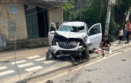 Vụ va chạm khiến anh H. tử vong tại chỗ, vợ và con may mắn thoát nạn.