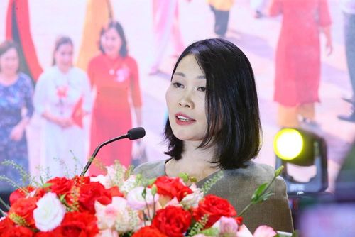 Bà Nguyễn Thị Thu Thủy, Chủ tịch HĐQT kiêm Tổng Giám đốc Công ty Cổ phần Đầu tư Natuh, Trưởng BTC giải phát biểu, khẳng định giá trị nhân văn của giải đấu