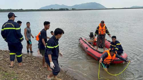 Công tác tìm kiếm gặp nhiều khó khăn.