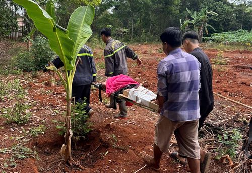 Người đàn ông rơi xuống giếng sâu được cứu thành công.