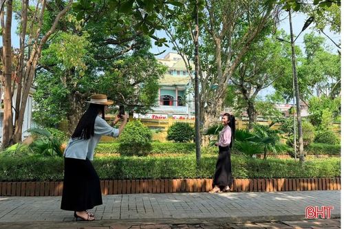 Check-in đúng chỗ, trong giới hạn an toàn sẽ có một bức hình đẹp.