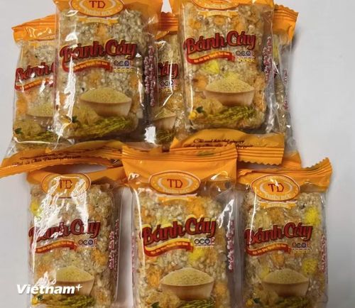 Bánh Cáy - món quà quê được nhiều người yêu thích. (Ảnh: PT/Vietnam+)