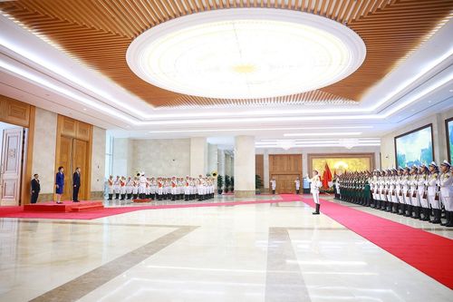 Quang cảnh lễ đón tại Trụ sở Văn phòng Chính phủ.