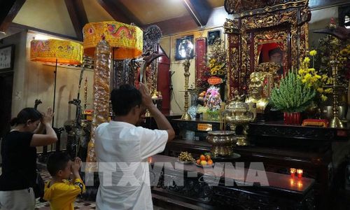 Chánh điện của ngôi đền đặt bàn thờ Anh hùng dân tộc Nguyễn Trung Trực. Ảnh: Lê Huy Hải - TTXVN