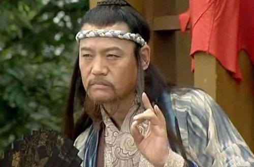 Kết cục của Nhạc Bất Quần mang tính mỉa mai sâu sắc khi ông gục ngã trước một ni cô trẻ tuổi với tâm hồn trong sáng.