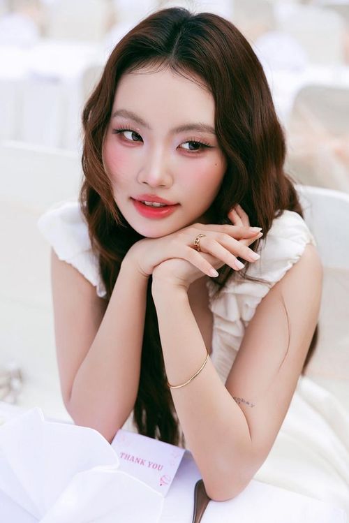Khán giả háo hức, vui mừng khi Phương Mỹ Chi thả “hint” về dự án âm nhạc mới.