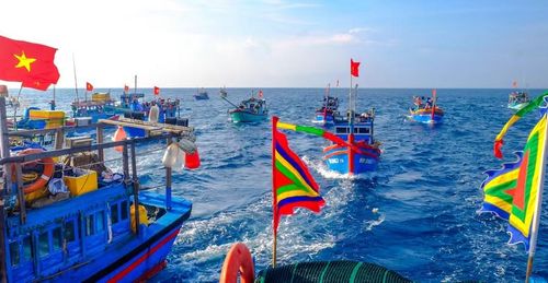  Lễ nghinh thần Nam Hải diễn ra trang nghiêm, sắc màu rực rỡ. Ảnh: Ngọc Nhuận 