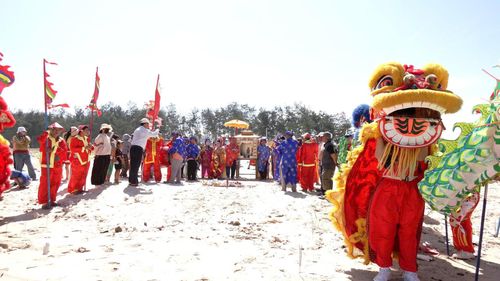 Nhiều nghi lễ truyền thống tại lễ hội