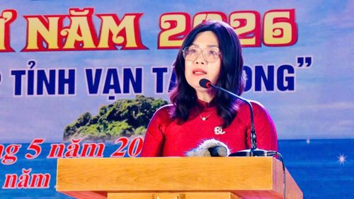 Bà Đặng Thị Hồng Lâm, Chủ tịch UBND phường La Gi phát biểu khai mạc