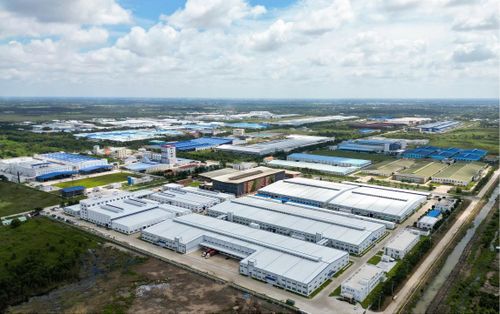  Khu công nghiệp Long Giang thu hút 55 doanh nghiệp tạo việc làm cho hơn 28.000 lao động. 