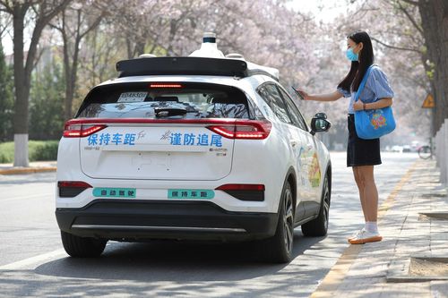  Mặc dù chỉ mới triển khai trong thời gian gần đây, robotaxi đã bùng nổ tại nhiều tỉnh và thành phố của Trung Quốc. Tuy nhiên, nhiều người vẫn đặt câu hỏi về độ an toàn và tin cậy khi sử dụng loại hình dịch vụ không người điều khiển này. 