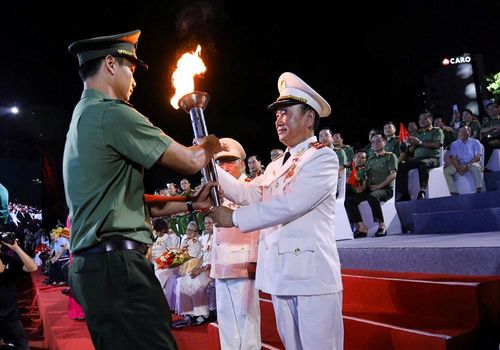 Nghi thức rước đuốc thiêng