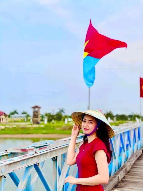 Di tích lịch sử cầu Hiền Lương (Quảng Trị) cũng là điểm đến của nhiều du khách. Ảnh: Thùy Vũ
