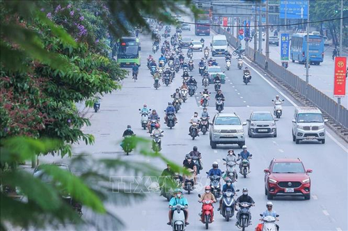 Trên các trục đường chính, mật độ giao thông gia tăng đáng kể.