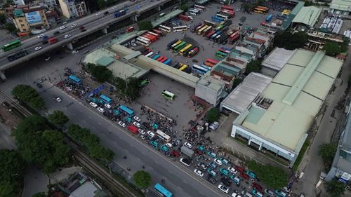 Tại bến xe Nước Ngầm, từ đầu giờ chiều, hành khách bắt đầu đông đúc.