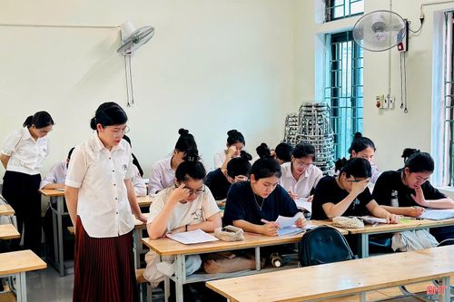 Những "giờ học không đồng" vào buổi tối của giáo viên, học sinh Trường THPT Kỳ Anh sẽ tiếp tục được triển khai sau kỳ nghỉ.