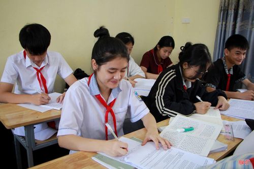 Thanh Thảo cùng các bạn nỗ lực ôn luyện để chuẩn bị cho kỳ thi.