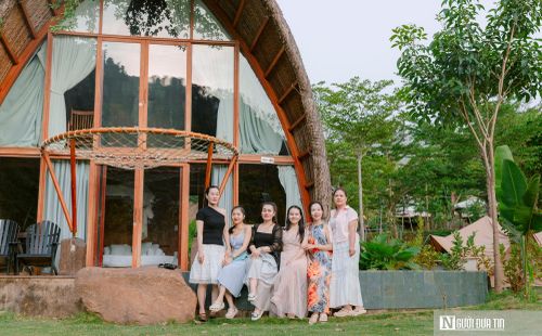 Du khách trải nghiệm không gian gần gũi thiên nhiên, trực tiếp tham gia các hoạt động nông nghiệp và đời sống bản địa, thay vì chỉ tham quan, chụp ảnh như trước đây.