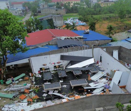 Nhà dân ở Tuyên Quang bị ảnh hưởng mưa đá, gió giật mạnh