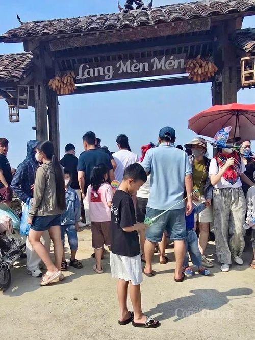Khám phá văn hóa, ẩm thực "Làng Mèn Mén" tại khu du lịch Tam Đảo. 