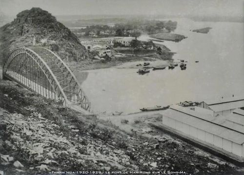 Cầu Hàm Rồng bắc qua Sông Mã, một biểu tượng của xứ Thanh, thập niên 1920. Ảnh tư liệu