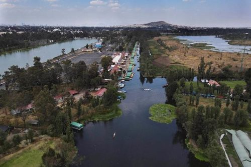 Hệ thống kênh đào Xochimilco ở Mexico City. Ảnh: AP