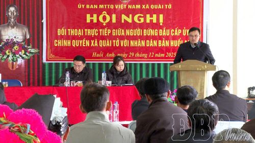 Lãnh đạo xã Quài Tở đối thoại trực tiếp với nhân dân, lắng nghe ý kiến nhân dân. Ảnh: CTV