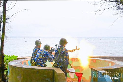 Huấn luyện sẵn sàng chiến đấu tại đảo Sinh Tồn.