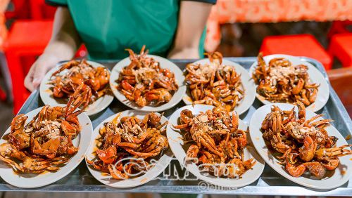 Ẩm thực đặc trưng mang hương rừng, vị biển của Cà Mau tạo ấn tượng với du khách.