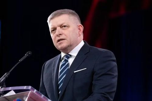 Ông Fico nhấn mạnh rằng Bratislava quan tâm đến việc nước láng giềng Ukraine duy trì sự ổn định và dân chủ.