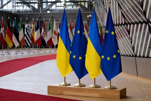 Vị Bộ trưởng lưu ý rằng Hungary và Slovakia trước đây đã có lập trường cứng rắn hơn và ngăn chặn một số sáng kiến, đặc biệt là viện trợ tài chính cho Ukraine. Tuy nhiên tình hình hiện nay đã thay đổi.