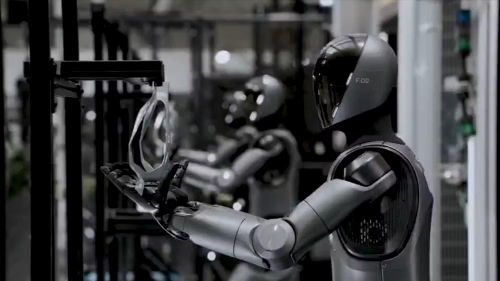 Chỉ trong chưa đầy 4 tháng, công ty đã tăng công suất từ một robot mỗi ngày lên một robot mỗi giờ, tương đương mức tăng trưởng gấp 24 lần và phá vỡ nhiều dự đoán trước đó.