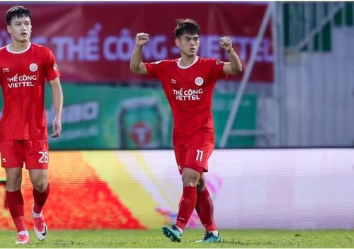 Hiện 4 cái tên sở hữu 4 pha lập công sau vòng đấu thứ 21 giải V-League là Khuất Văn Khang, Lê Văn Thuận, Phạm Gia Hưng và Phạm Xuân Mạnh. Ảnh: Minh Trần.