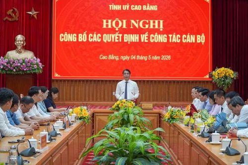 Bí thư Tỉnh ủy, Chủ tịch HĐND tỉnh Cao Bằng Phan Thăng An phát biểu giao nhiệm vụ. Ảnh: BCB
