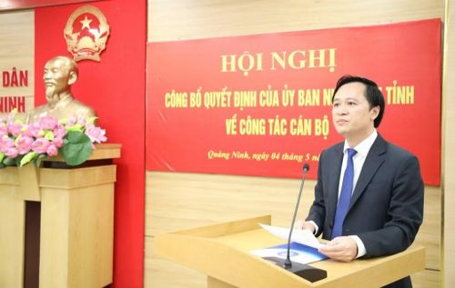 Ông Bùi Mạnh Hùng, Giám đốc Sở Y tế phát biểu nhận nhiệm vụ.