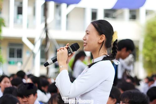 Chuỗi hoạt động của ngày hội tại Đà Nẵng diễn ra tại 2 trường THPT, gồm: Trường THPT Nguyễn Văn Thoại (phường Hòa Xuân) và trường THPT Võ Chí Công (phường Ngũ Hành Sơn) với sự tham gia của hàng nghìn học sinh trên địa bàn.