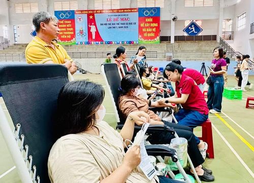Trong khuôn khổ lễ phát động, Ngày hội hiến máu tình nguyện diễn ra tại xã Đức Cơ thu hút gần 250 người tham gia, thu được 221 đơn vị máu an toàn. Ảnh: như Nguyện