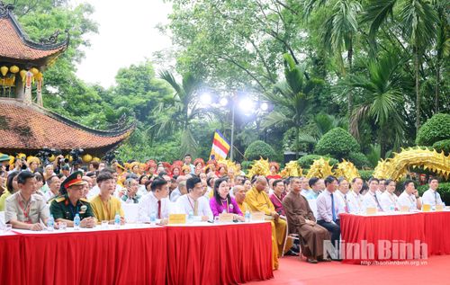 Các đại biểu dự khai mạc Lễ hội chùa Long Đọi Sơn năm 2026.