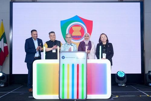 Ra mắt chiến dịch